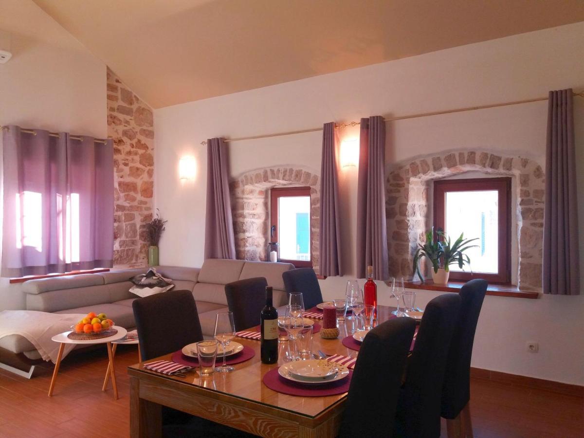 Apartments With A Parking Space Jelsa, Hvar - 8713 Jelsa  Exterior foto